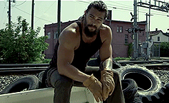 몸 만드는 아쿠아맨.gif | 인스티즈