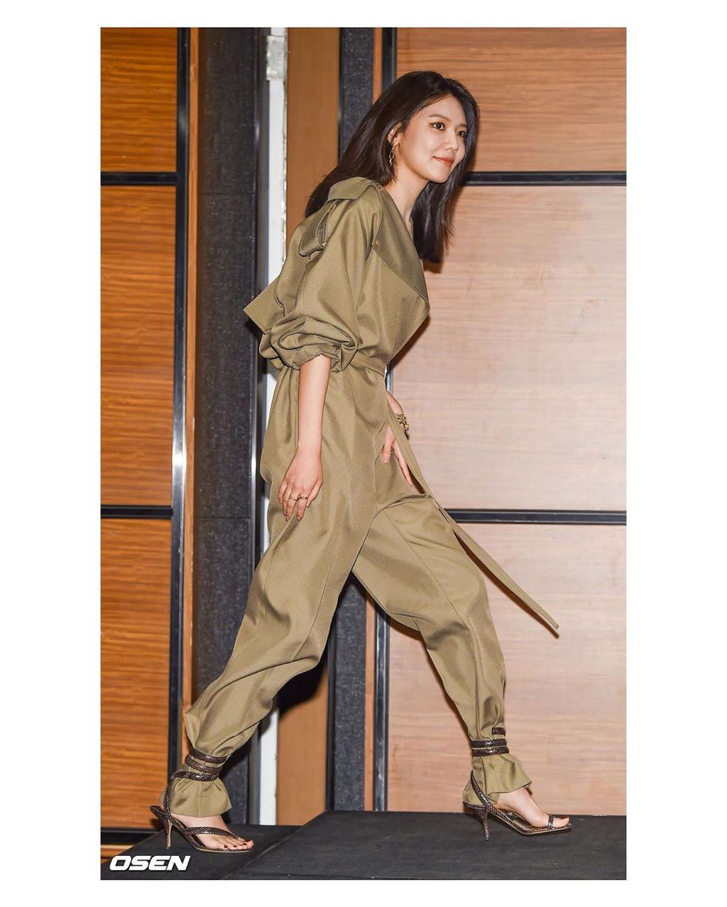 9985153B5E31A9BF1B261D