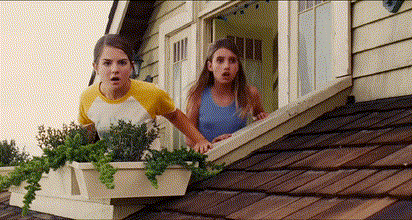 거기 경찰이죠? 저희 집 수영장에 인어공주가 출몰했는데요.gif | 인스티즈