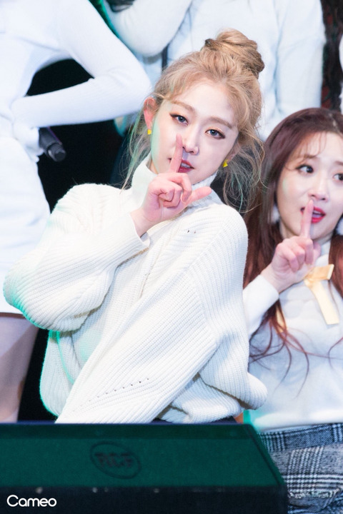 [러블리즈] 목구멍이 부은 기분이 들어서 지수 | 인스티즈