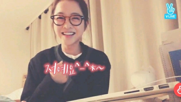 지하철 탔는데 옆자리에 본인 영상보는 시민을 만난 박보영 | 인스티즈