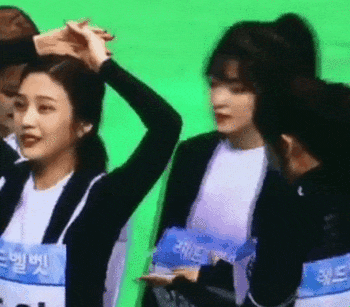 웬디 엉덩이 다음 타겟 잡은 아이린.gif | 인스티즈