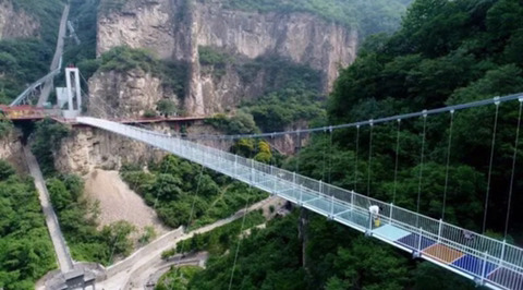 2018년 6월 29일 완공된 중국의 높이 108m 유리다리 | 인스티즈