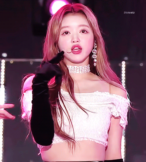 오마이걸 유아 오프숄더.gif | 인스티즈