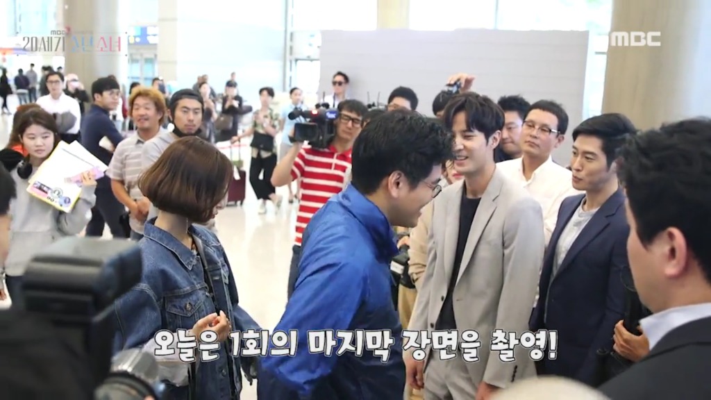  감독님의 여성 캐릭터에 대한 디테일이 느껴지는 디렉팅 장면.jpgif | 인스티즈