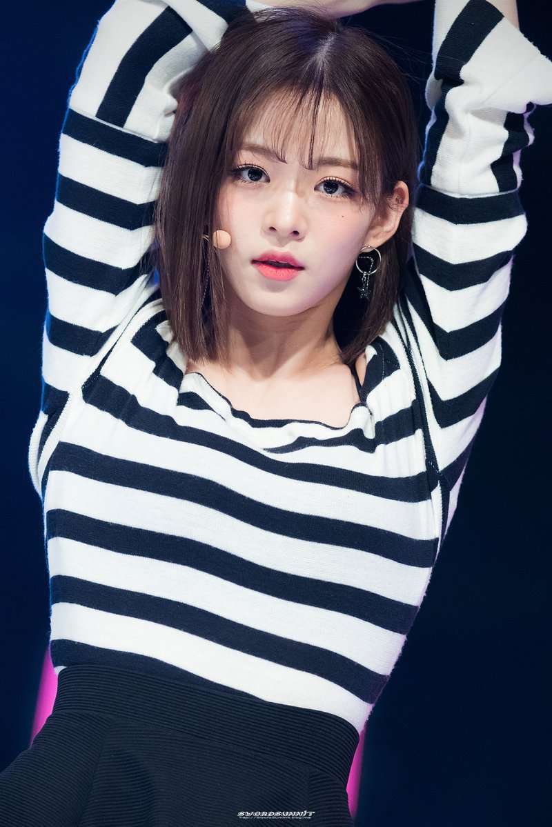 프로미스나인 이채영.jpgif | 인스티즈