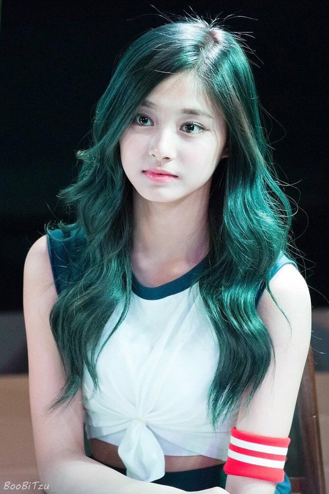  비주얼 미쳤었던 매생이 쯔위.gif | 인스티즈