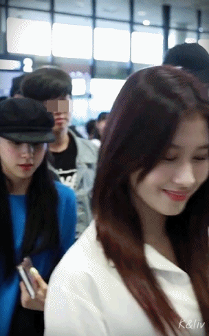 181011 출국하는 트와이스 gif | 인스티즈