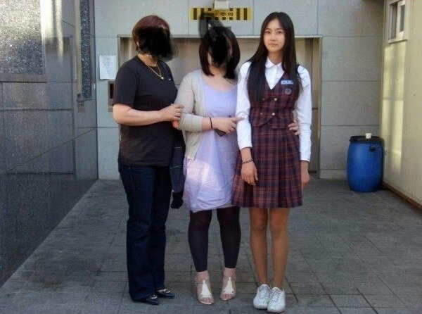 아파서 쌩얼못생겼다고 찡찡대는 하영이.gif | 인스티즈